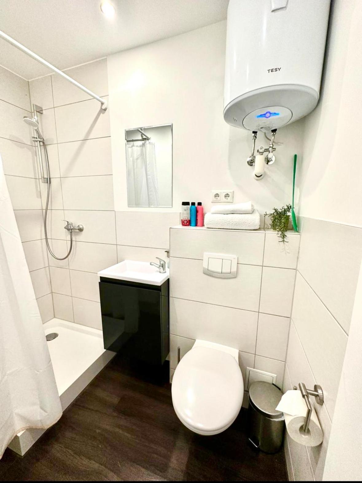 Zentrales Apartment Mit Terrasse Бремен Экстерьер фото